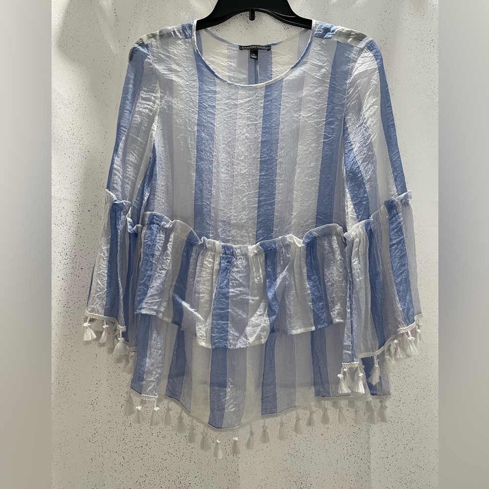 Cute bell sleeve top